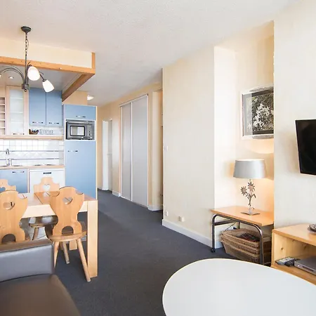 Apartment Ensoleille Au Pied Des Pistes Avec Vue Montagnes Et Balcon - Val Claret, - Fr-1-449-6